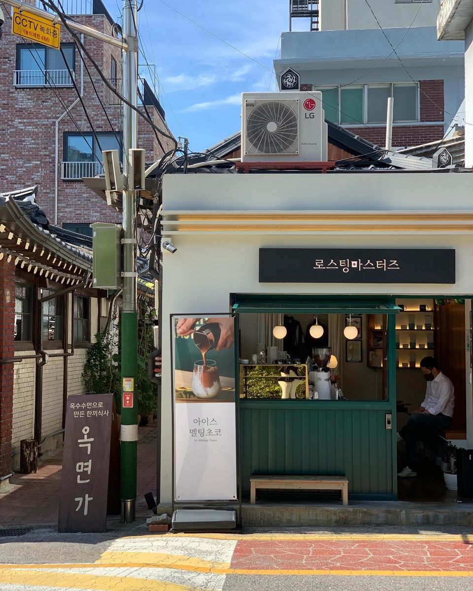 Jimin dans un café à Séoul